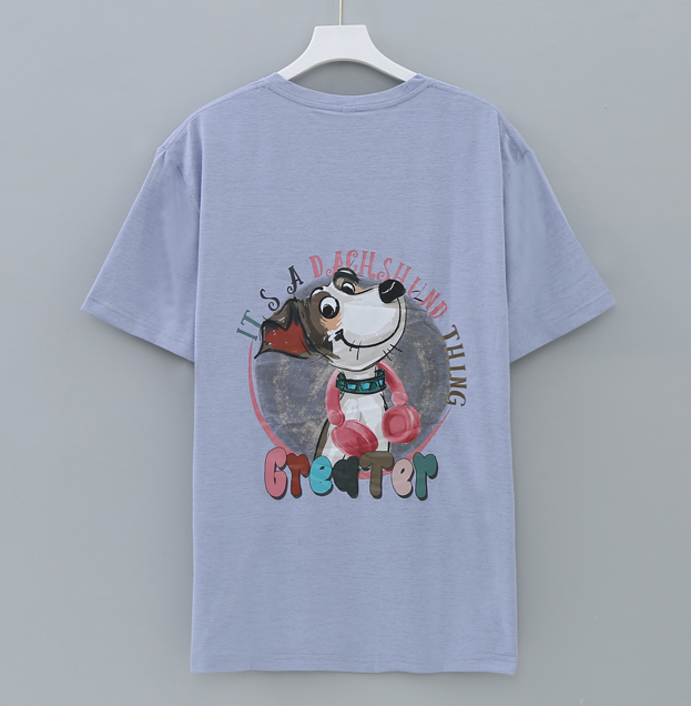 เสื้อยืดกันยุงสกรีนลายหมาดัชชุน สีมวงพาสเทล สีม่วงอ่อน ป้องกันยุง มีกลิ่นมิ้นต์ ไล่ยุงได้ ใส่สบายระบายอากาศ ลายสกรีนคมชัด แห้งไว