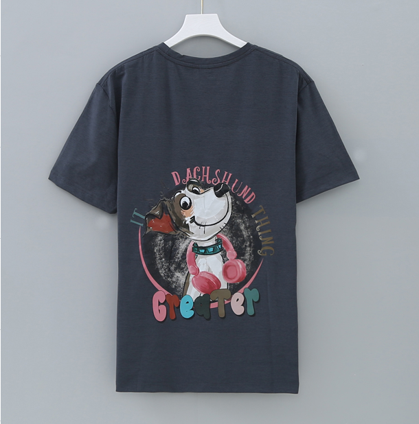 เสื้อยืดแฟชั่นสีดำ ลายสุนัขดัชชุน (Dachshund)  ราคาส่ง