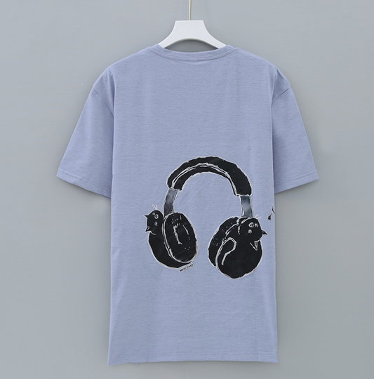 เสื้อยืดกันยุงสกรีนลายหูฟังสุดเท่ สีมวงพาสเทล สีม่วงอ่อน ผ้าคอตตอนแท้ ป้องกันยุง มีกลิ่นมิ้นต์ ไล่ยุงได้ ใส่สบายระบายอากาศ ลายสกรีนคมชัด แห้งไว 